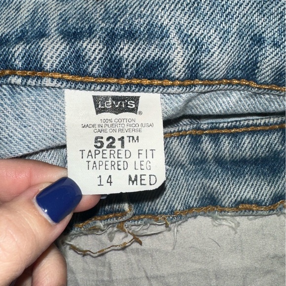 🟣Levi’s Denim Shorts - Picture 4 of 5